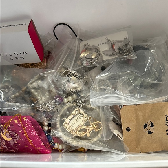 Assorted jewelry lot (mystery/Random) - Picture 2 of 2